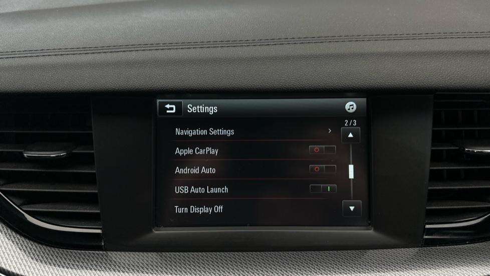 Apple Car Play & Android Auto