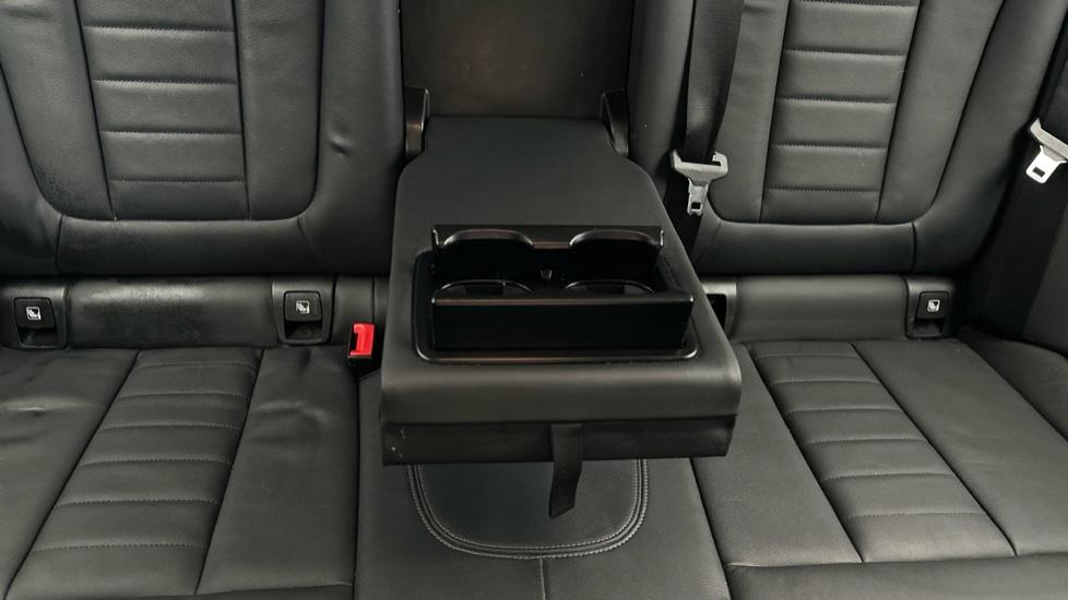 Rear Armrest/ Cup Holder