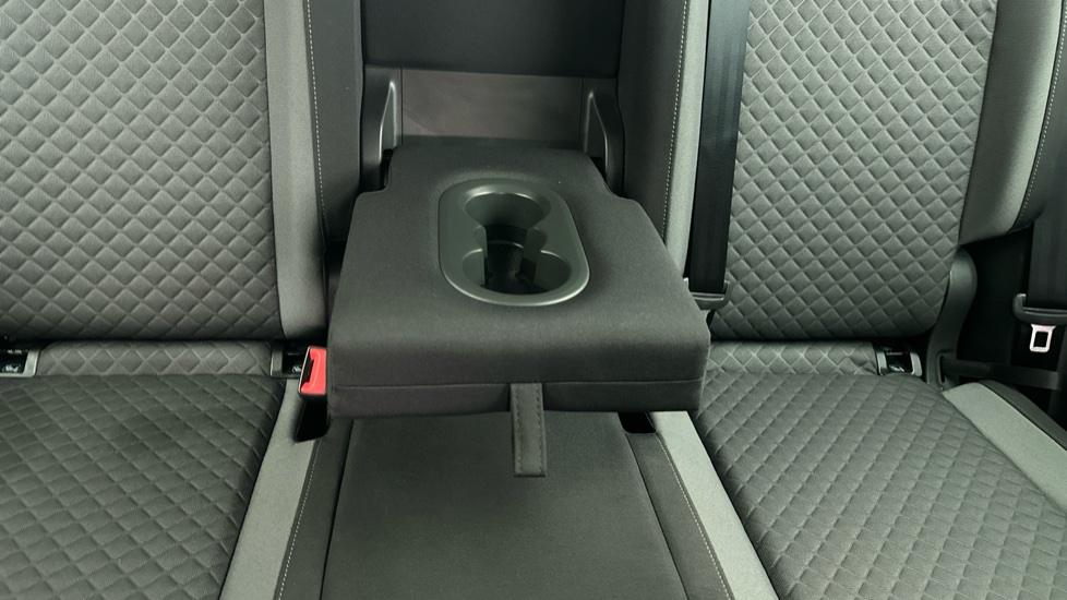 Rear Armrest/ Cup Holder