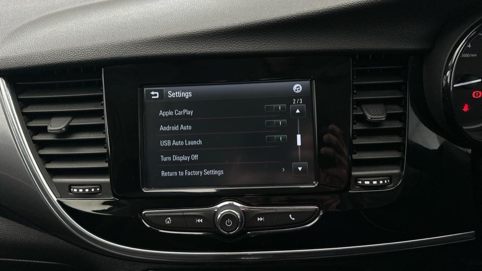 Apple Car Play & Android Auto