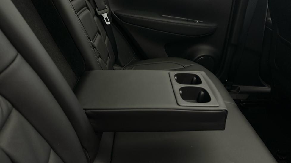 Rear Armrest/ Cup Holder