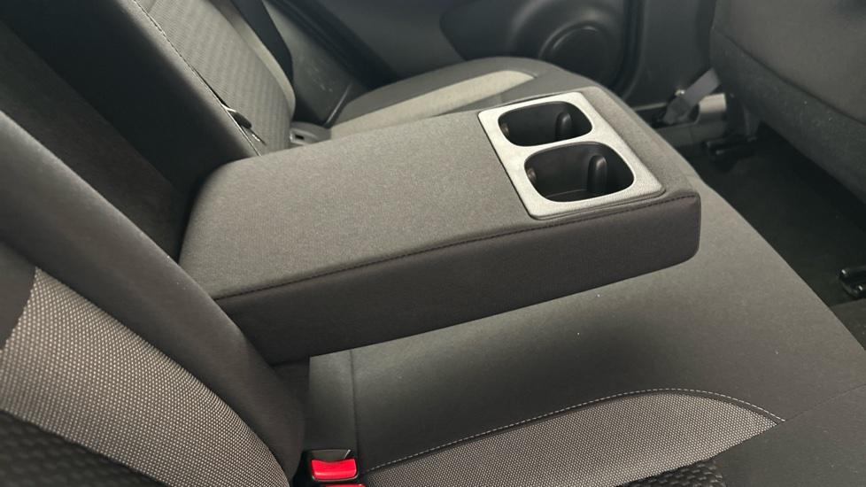 Rear Armrest/ Cup Holder