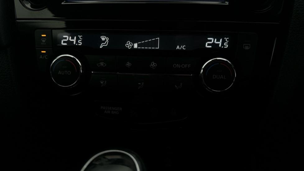 Air Conditioning /Dual Climate Control 