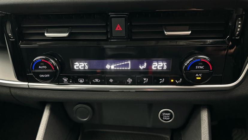 Dual Climate Control  / Air Conditioning 