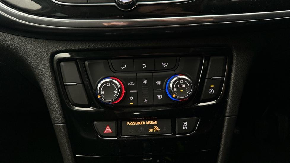 Air Conditioning /Dual Climate Control /Auto Stop/Start 