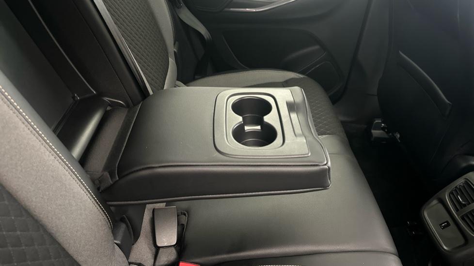 Rear Armrest/ Cup Holder