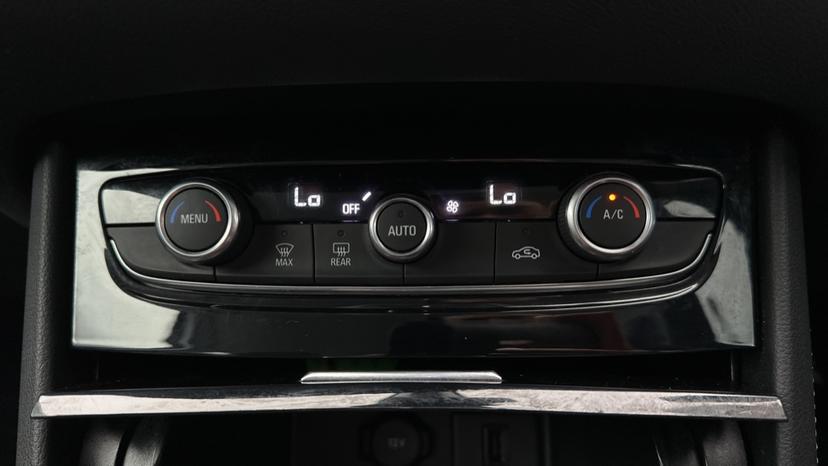 Air Conditioning/Dual Climate Control 