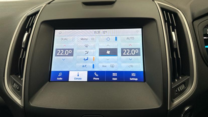 Dual Climate Control  / Air Conditioning 