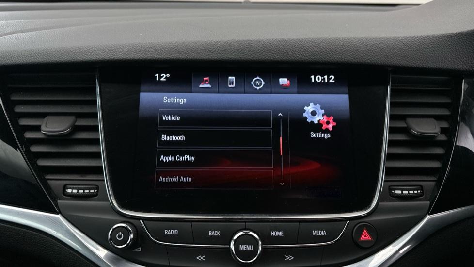 Apple Car Play & Android Auto