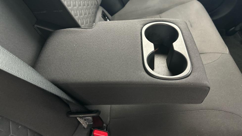 Rear Armrest/ Cup Holder