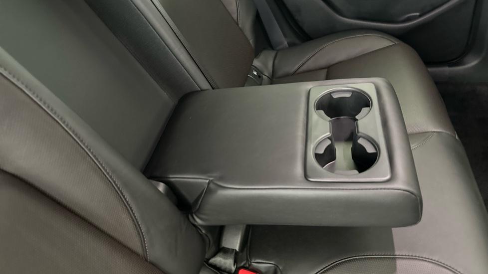 Rear Armrest/ Cup Holder