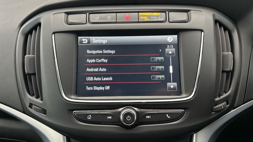 Apple Car Play & Android Auto