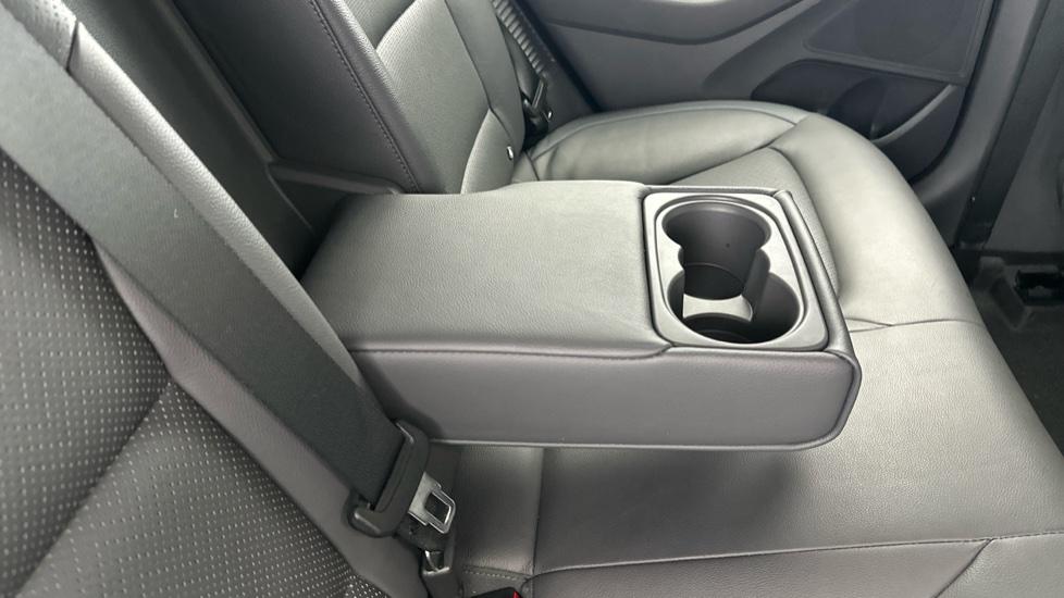 Rear Armrest/ Cup Holder