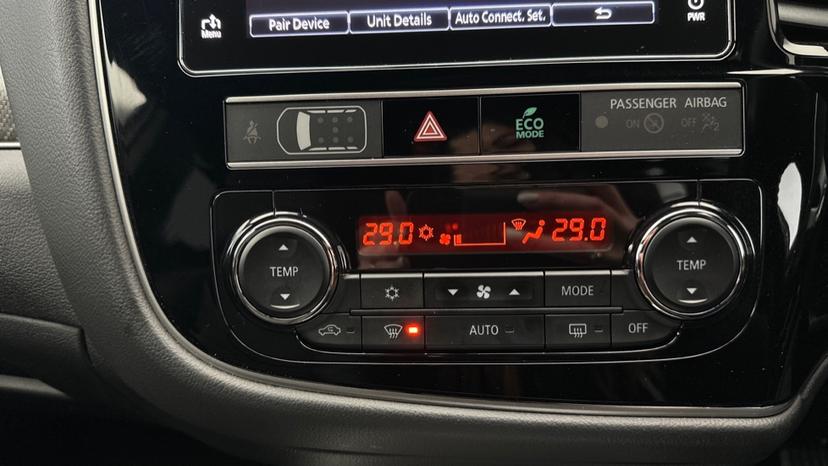 Air Conditioning/Dual Climate Control 