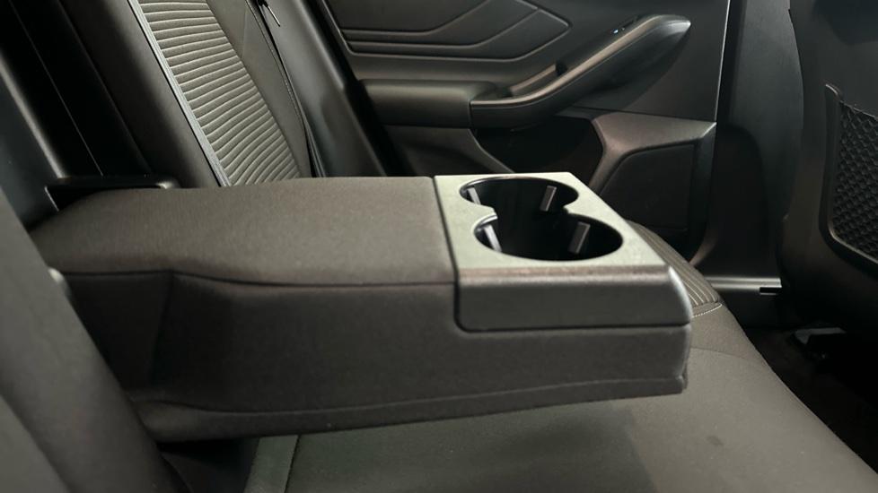 Rear Armrest/ Cup Holder