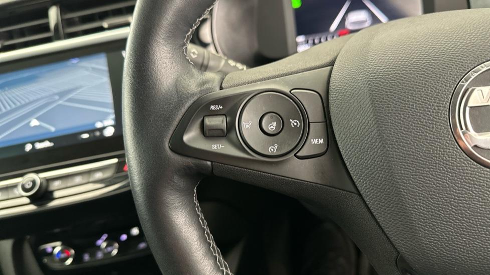 Cruise Control / Speed Limiter / Heated Steering Wheel 