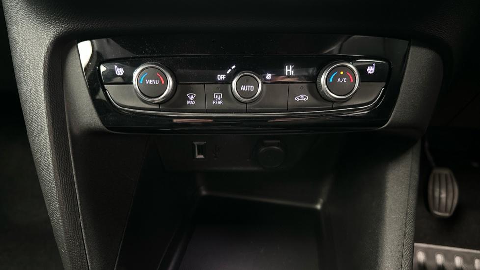 Air Conditioning / Heated Seats 