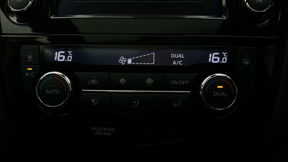 Air Conditioning /Dual Climate Control 