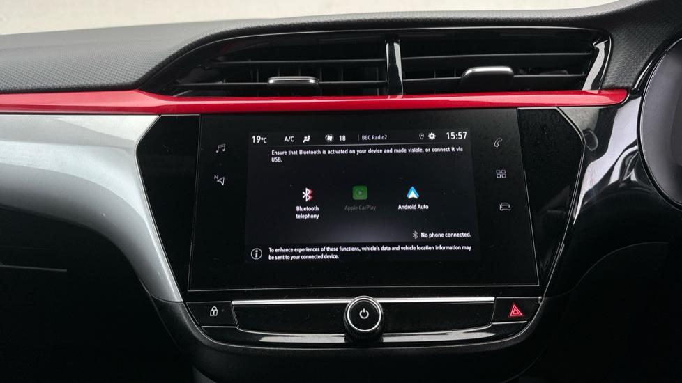 Apple CarPlay / Android Auto / Bluetooth 