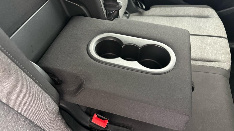 Rear Armrest/ Cup Holder