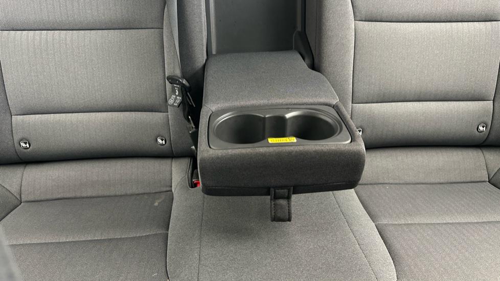 Rear Armrest/ Cup Holder