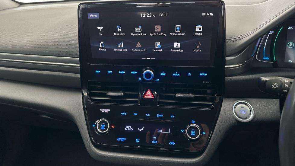 Apple Car Play & Android Auto