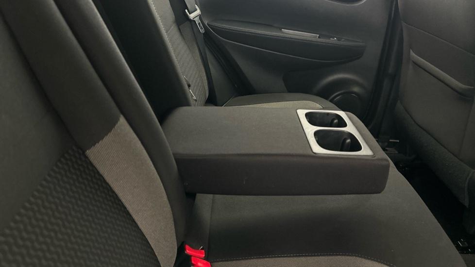 Rear Armrest/ Cup Holder