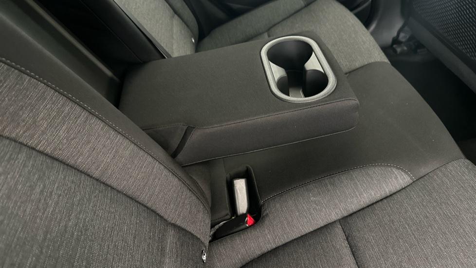 Rear Armrest/ Cup Holder