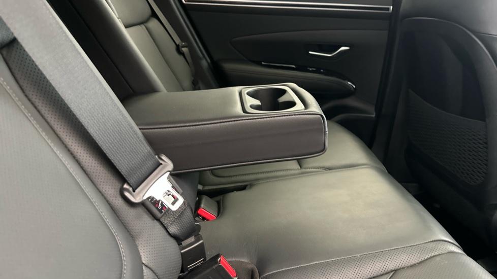 Rear Armrest/ Cup Holder