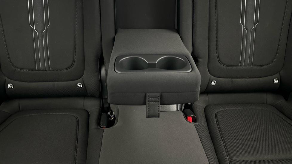 Rear Armrest/ Cup Holder