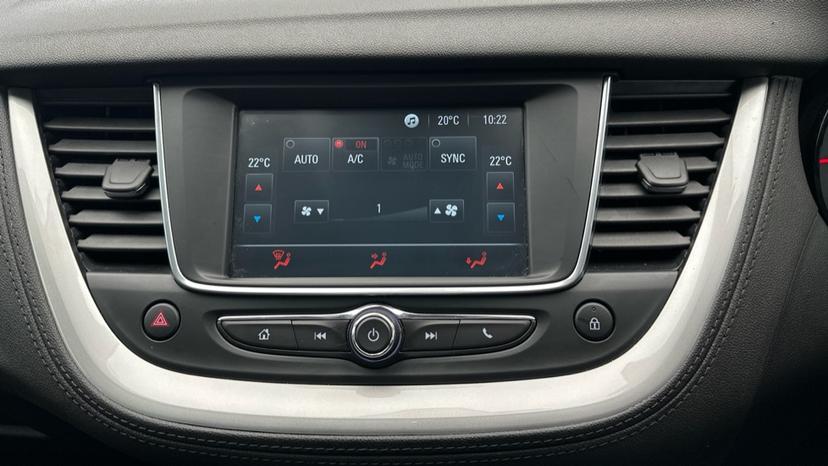 Dual Climate Control  / Air Conditioning 