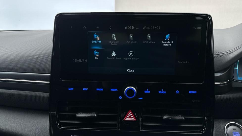 Bluetooth / Apple CarPlay / Android Auto 