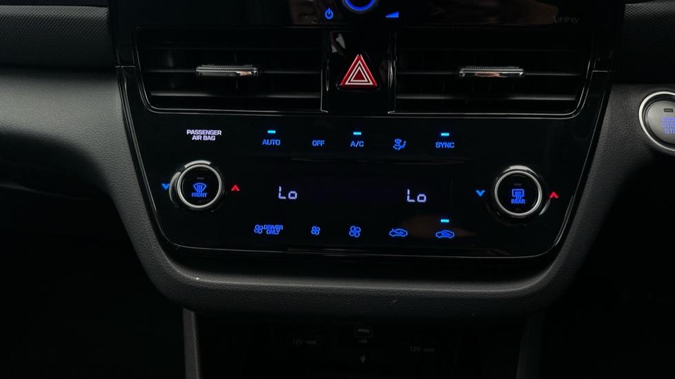 Air Conditioning /Dual Climate Control 