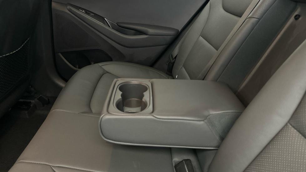 Rear Armrest/ Cup Holder