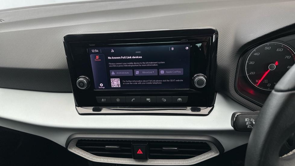 Apple Car Play & Android Auto