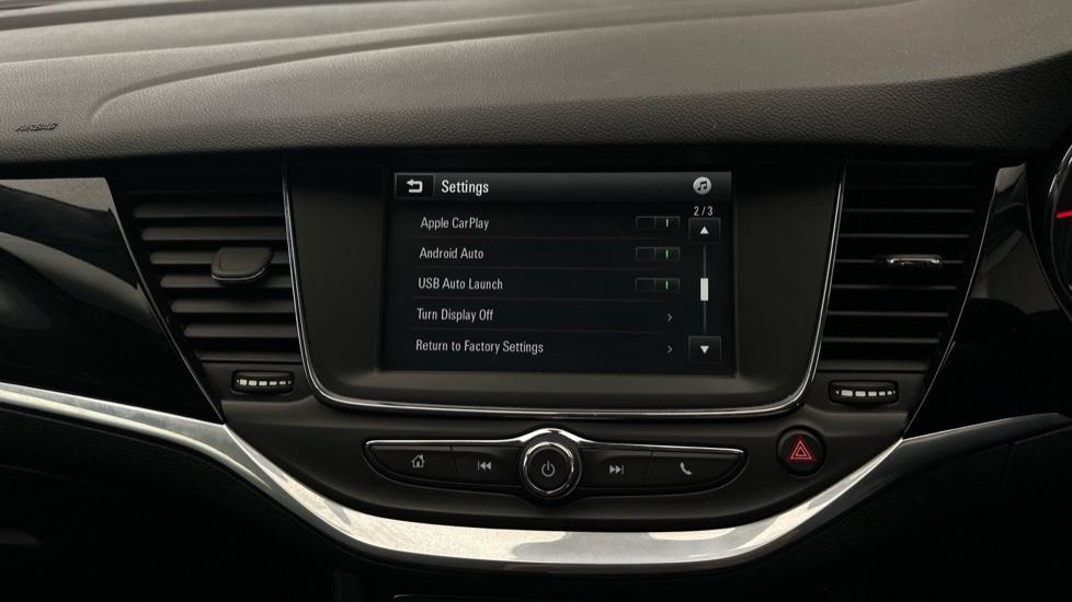 Apple Car Play & Android Auto