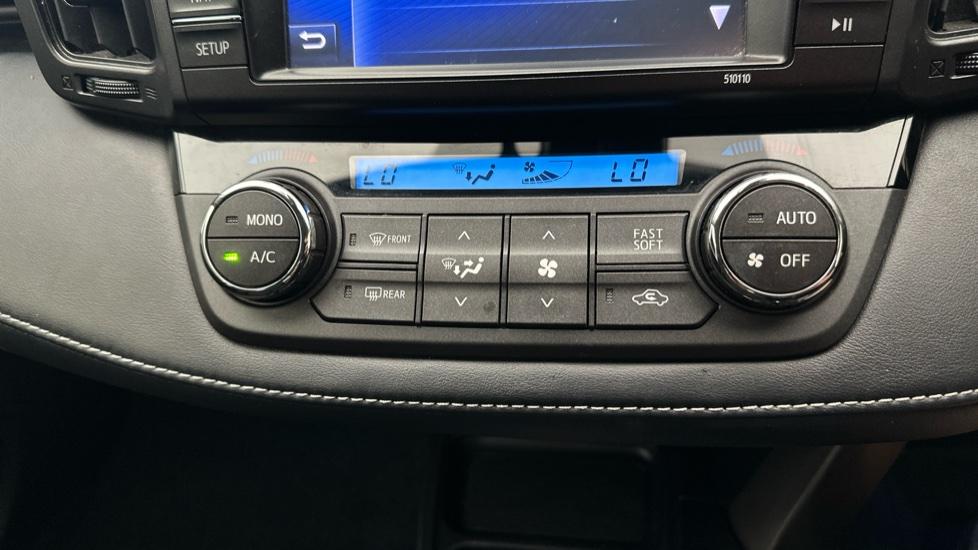 Air Conditioning /Dual Climate Control 