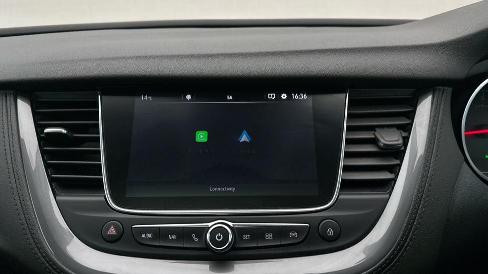 Apple Car Play & Android Auto