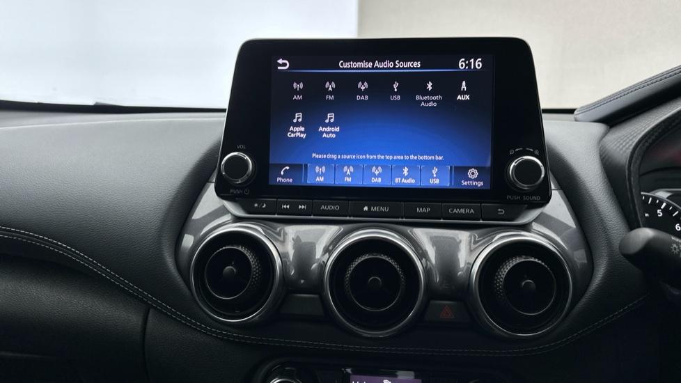 Bluetooth / Apple CarPlay / Android Auto 