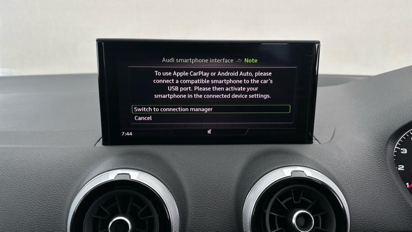 Apple Car Play & Android Auto