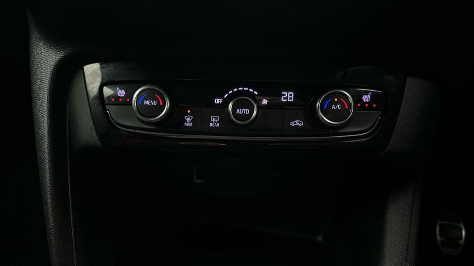 Air Conditioning /Heated Seats 