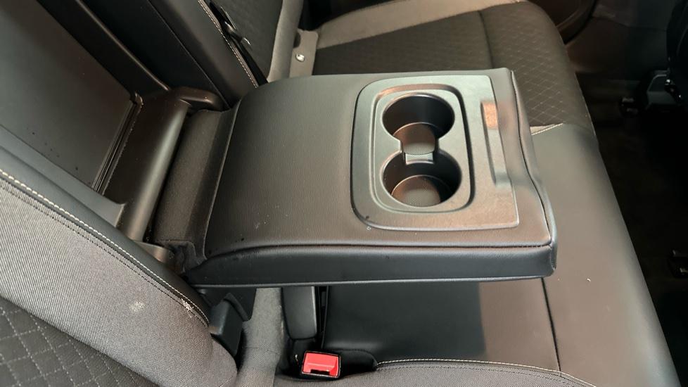 Rear Armrest/ Cup Holder