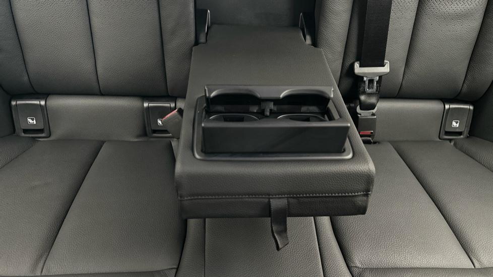 Rear Armrest/ Cup Holder