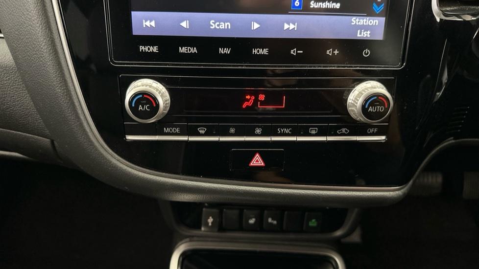 Air Conditioning /Dual Climate Control 