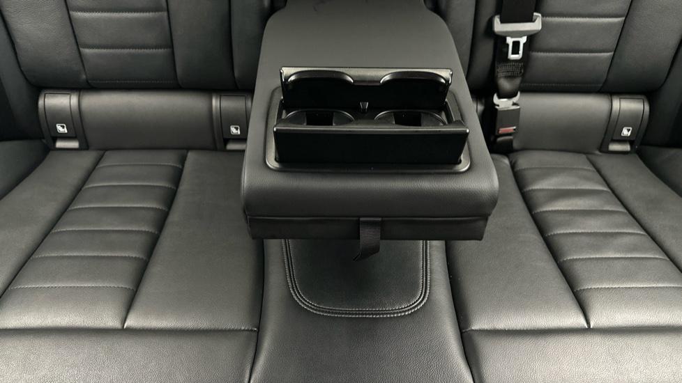 Rear Armrest/ Cup Holder