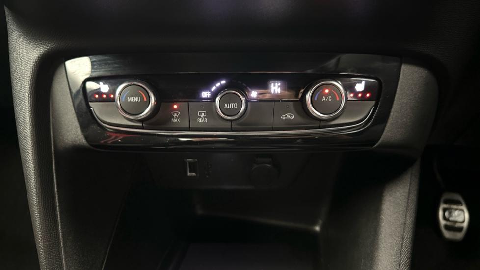 Air Conditioning /Heated Seats 