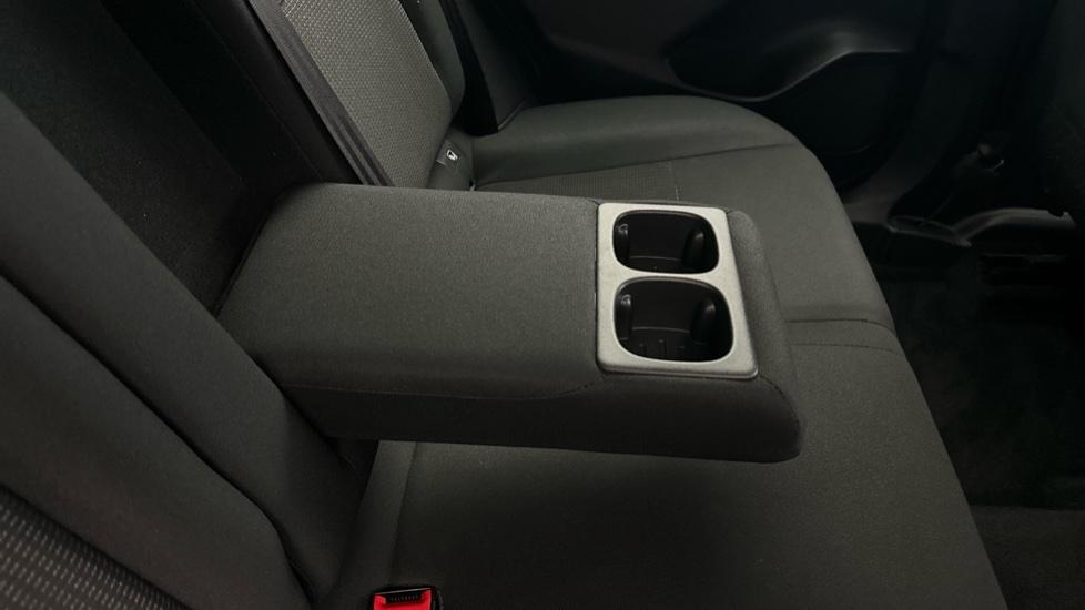 Rear Armrest/ Cup Holder