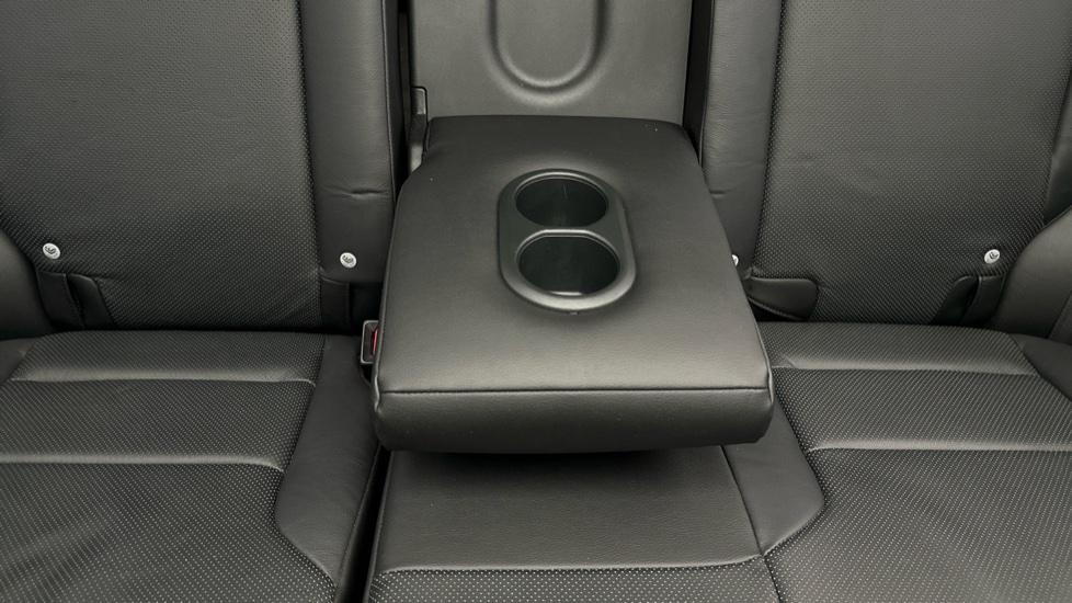 Rear Armrest/ Cup Holder