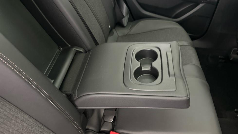 Rear Armrest/ Cup Holder