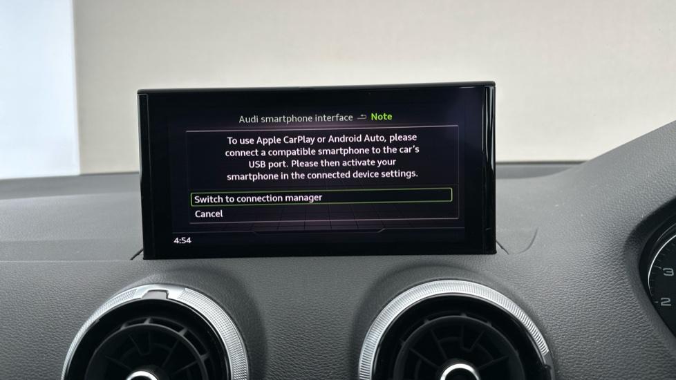 Apple CarPlay / Android Auto 